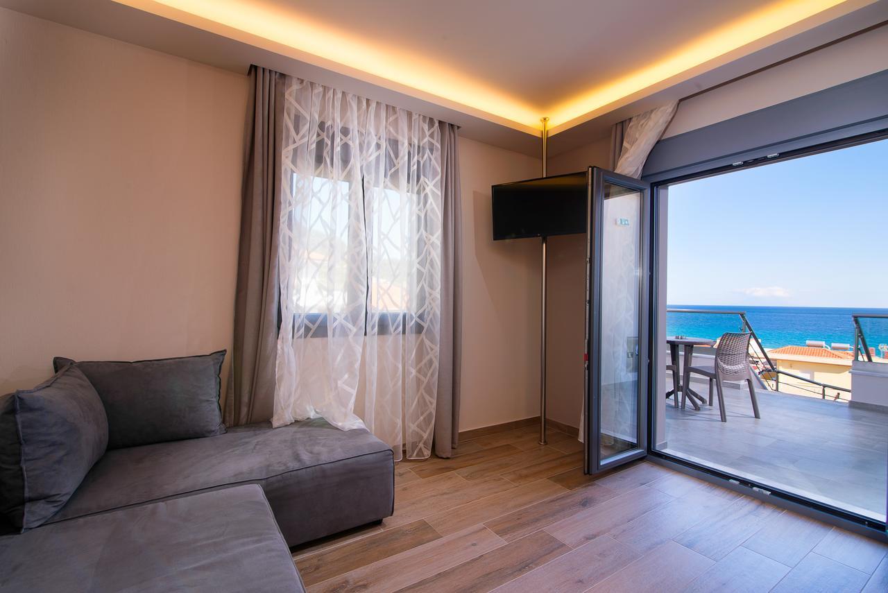 Semiramis Luxury Suites Chrysi Ammoudia Exterior foto