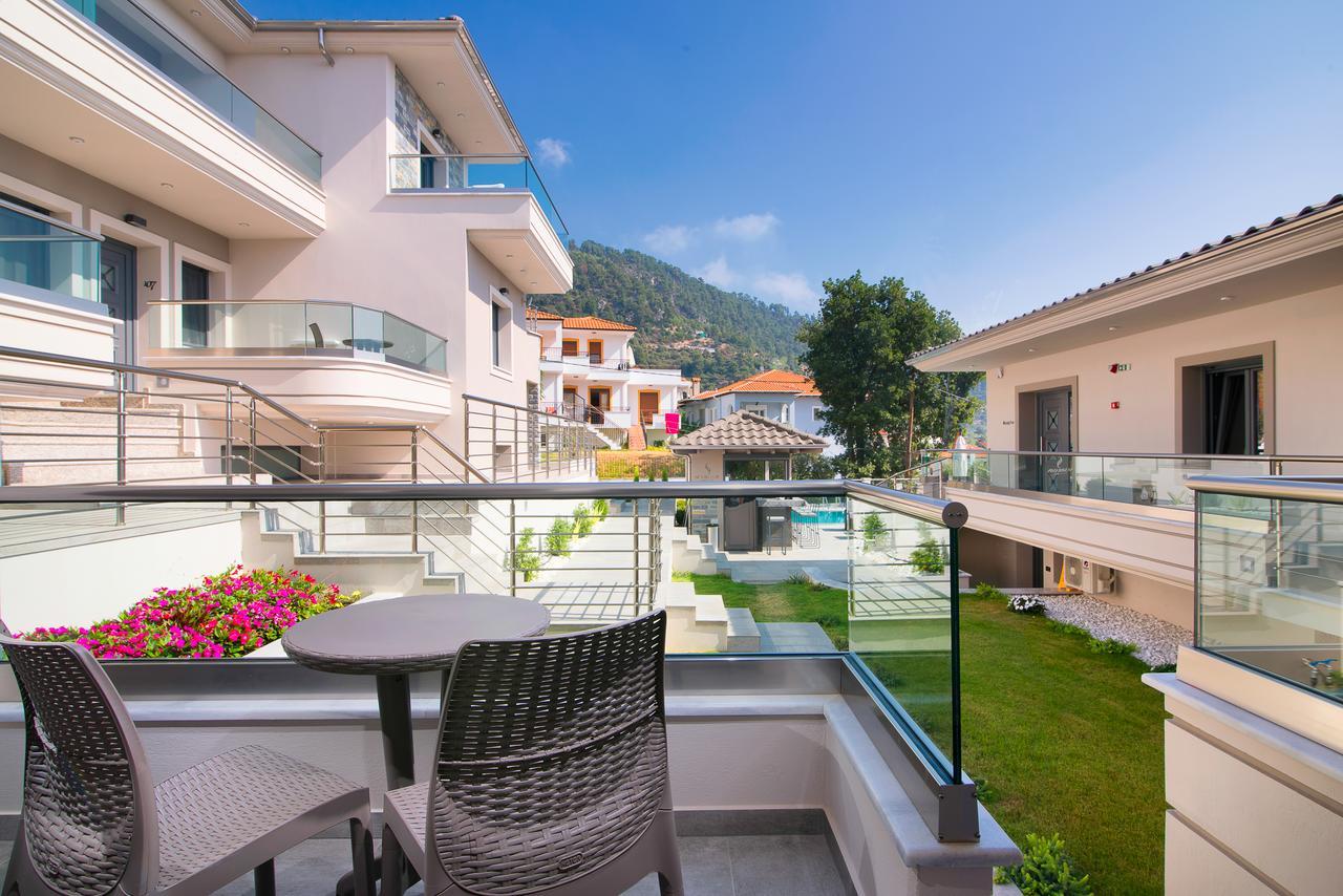 Semiramis Luxury Suites Chrysi Ammoudia Exterior foto