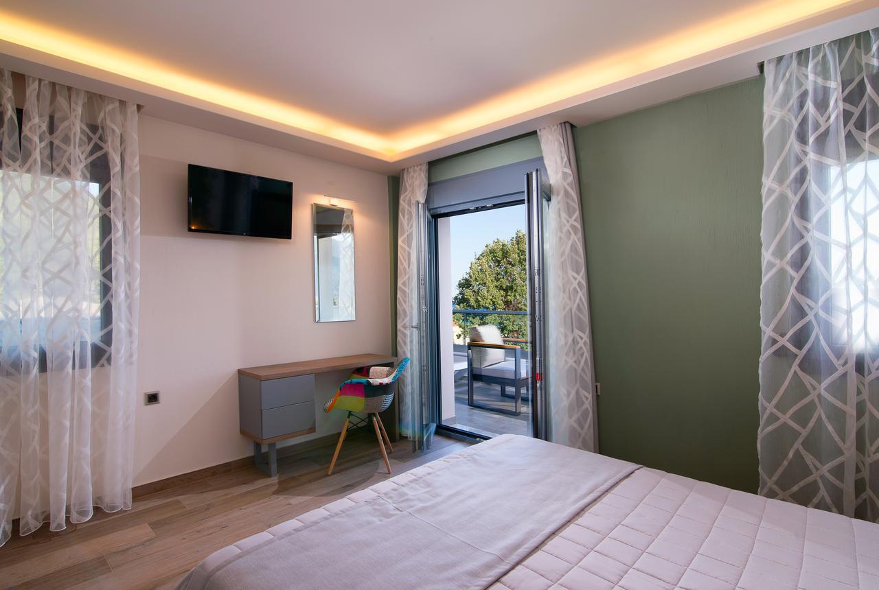 Semiramis Luxury Suites Chrysi Ammoudia Exterior foto