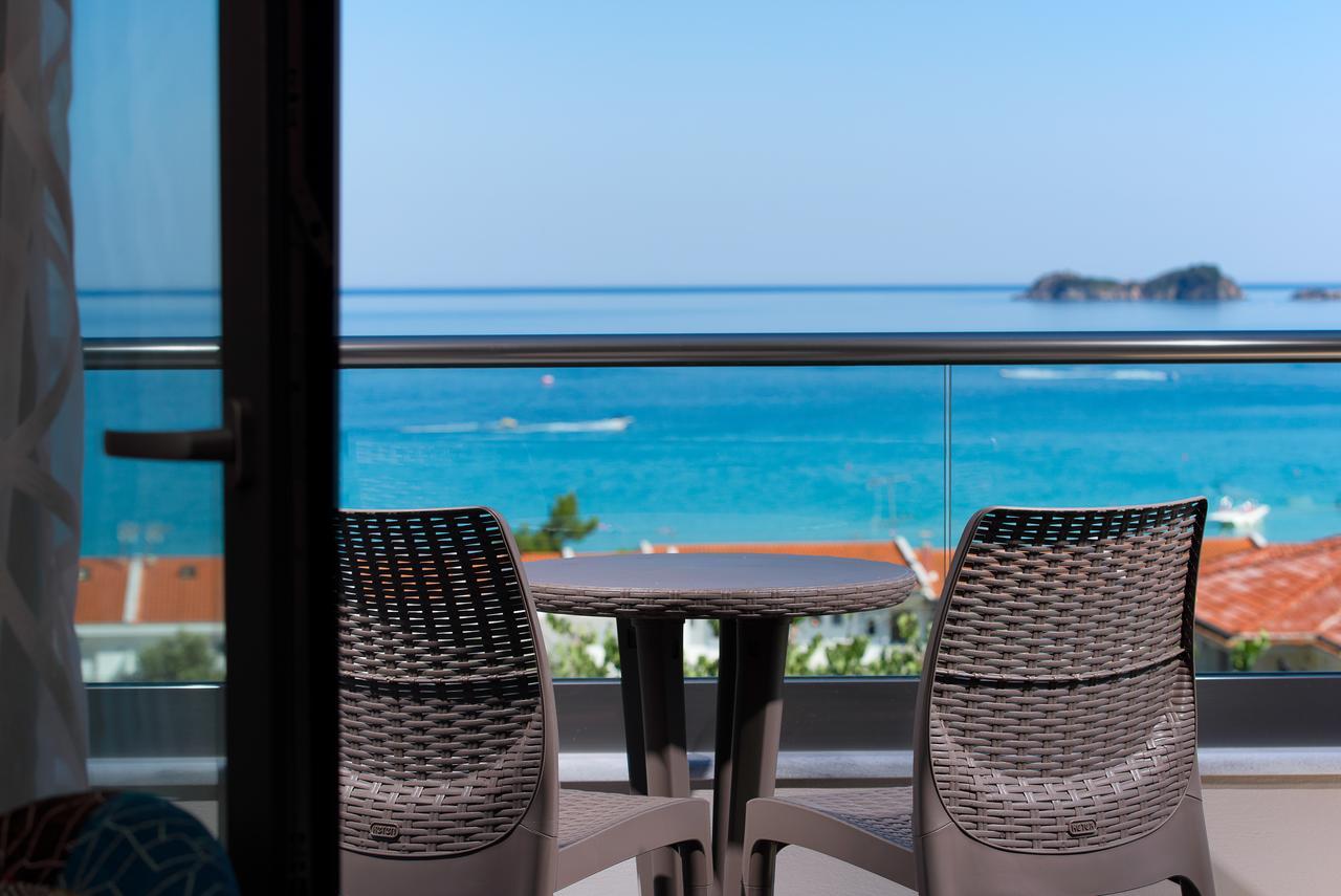 Semiramis Luxury Suites Chrysi Ammoudia Exterior foto